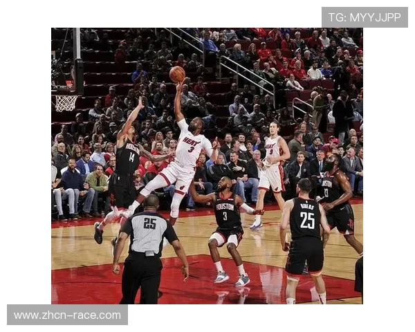 安东尼场边观战，坎宁安与之对视宣告“我来了”